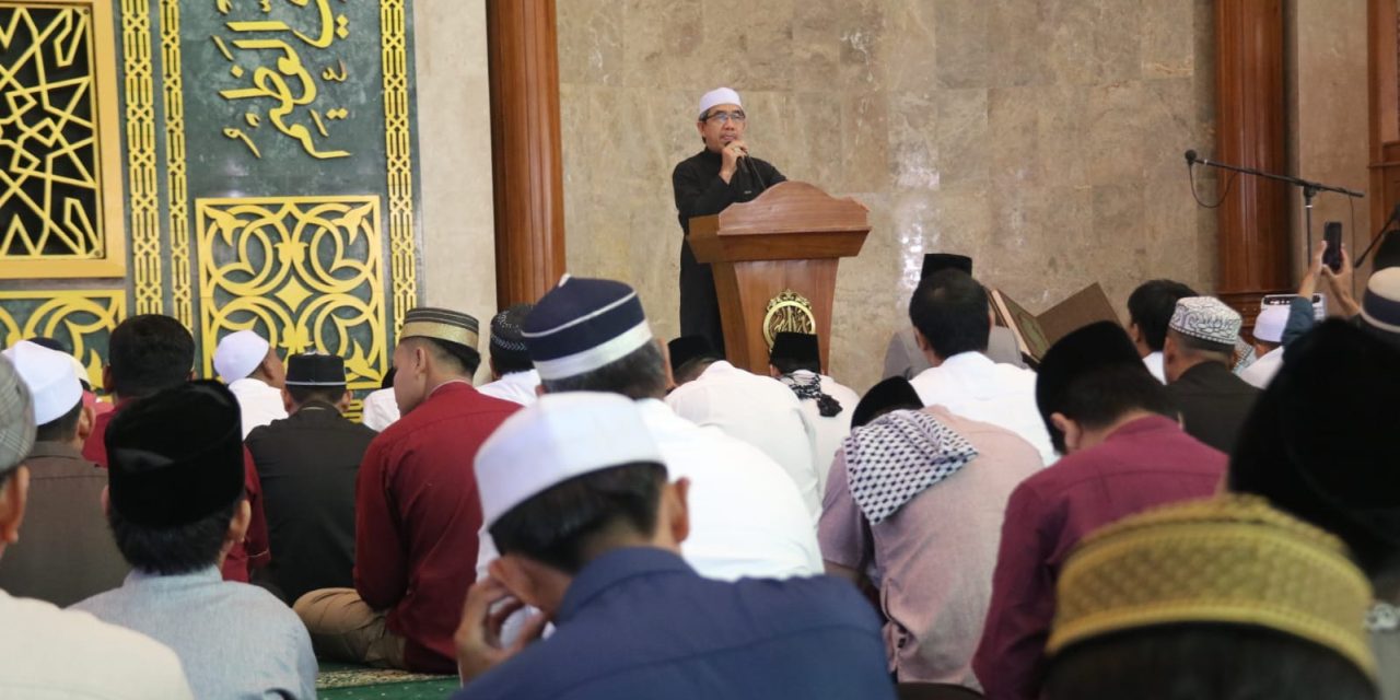 Sholat Ied di masjid Agung al-Faruq, Bupati Ardiansyah : Idul Adha Momen Saling Berbagi