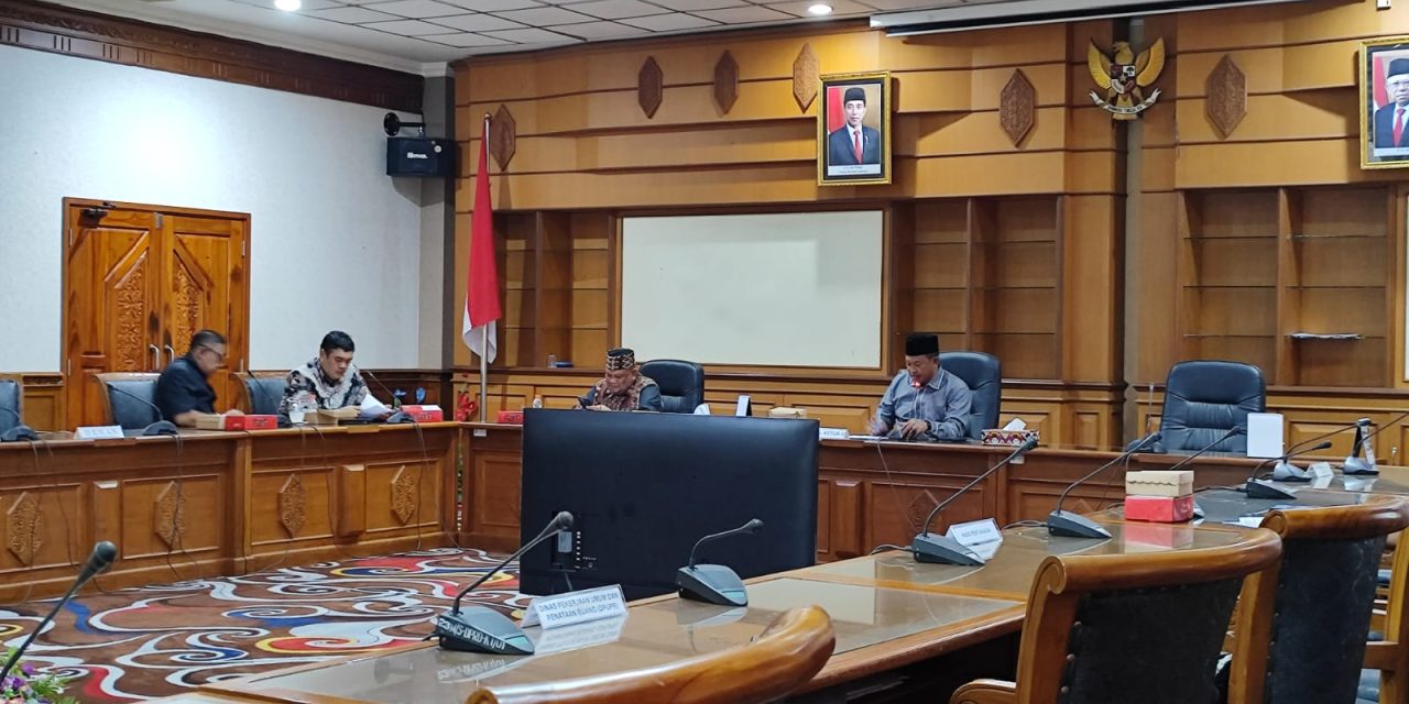 DPRD Kutim Gelar RDP Bersama KTH Bina Warga Desa Pengadan Karangan Dengan PT Indexim Coalindo