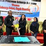 Wabup Kasmidi Serahkan Bantuan Kendaraan Operasional dan Laptop Kepada 43 Kader dan Penyuluh KB