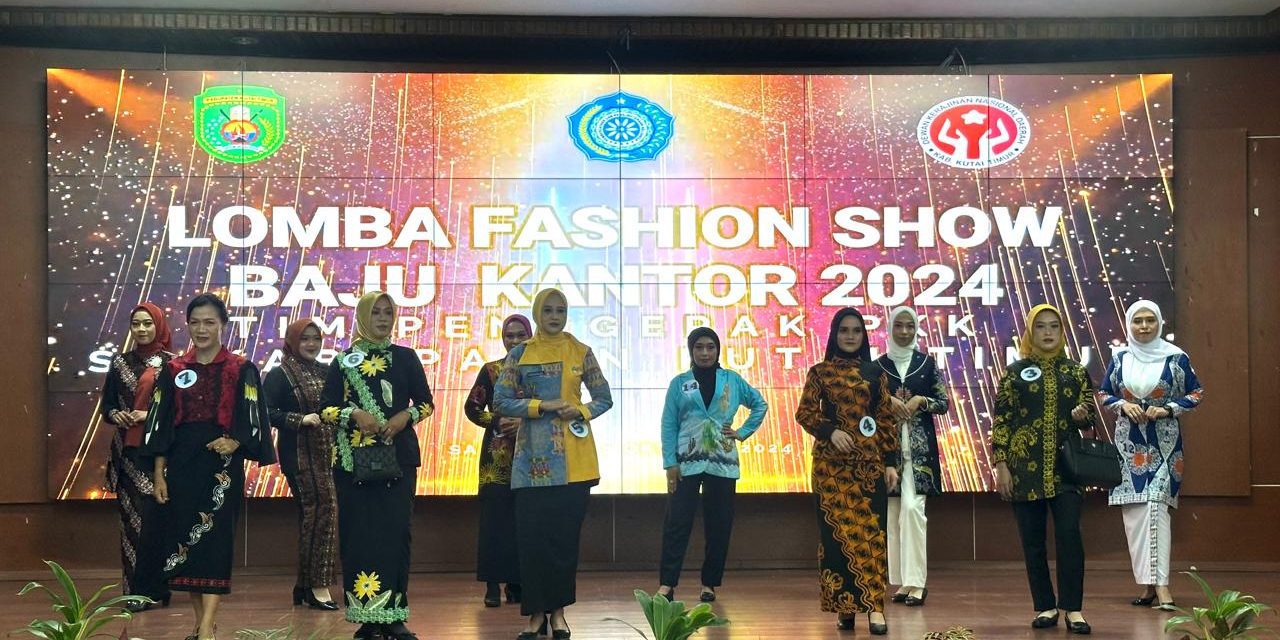 Kembangkan Batik Lokal, TPP PKK Kutim Gelar Fashion Show Wastra Kutai Timur Busana Kerja