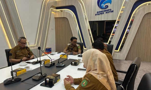 Tim Monev Kepatuhan Badan Publik Keterbukaan Informasi Kaltim Lakukan Penilaian di Kutim