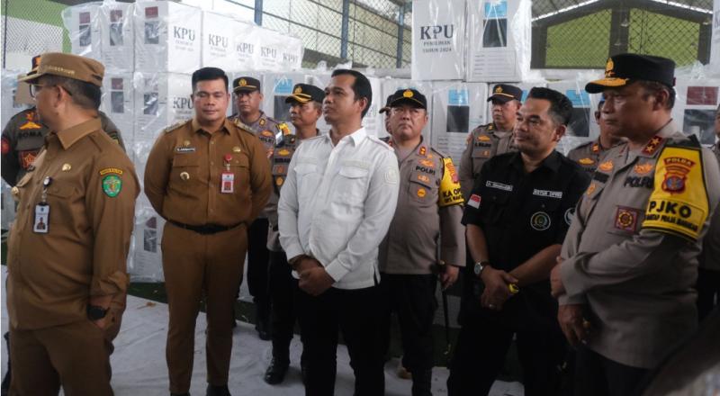 Cek Kesiapan Pemilu, Hasanuddin Mas’ud Tinjau Gudang KPU Kukar