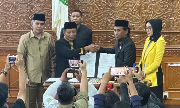 Pemkab Kutim dan DPRD Tandatangani Kesepakatan Prompemperda 2025