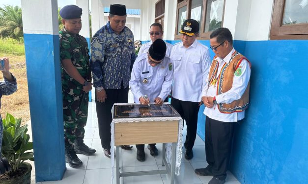 Resmikan SMP Negeri 3 Muara Wahau, Bupati Ardiansyah : Solusi Bagi Siswa dan Menjadi Penyemangat Untuk Belajar