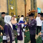Lepas 179 Calon Jamaah Haji, Bupati Ardiansyah : Jaga Marwah Kutim dan Semoga Menjadi Haji Yang Mabrur