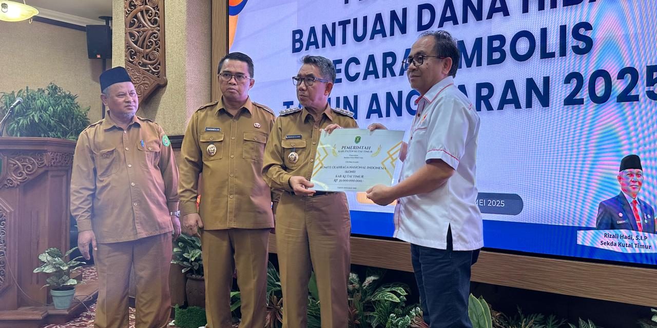 Penyerahan Bantuan Dana Hibah, Bupati Ardiansyah Harap Memiliki Barometer Nilai Untuk Peningkatan Penerima Manfaat