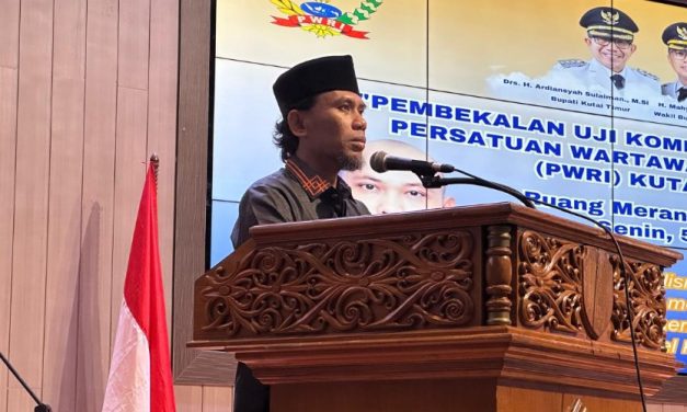 PWRI Gelar Pembekalan Pra UKW, Ketua DPRD Jimmy : Jurnalis Harus Profesional
