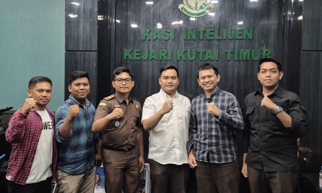 Perkuat Sinergitas, AJKT Silaturahmi Bersama Kasi Intel Kejari Kutim