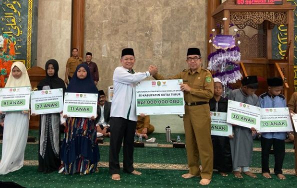 BAZNAS Kutim Kucurkan Rp1 Miliar Santunan Pendidikan bagi Anak Yatim Piatu