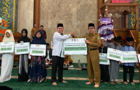 BAZNAS Kutim Kucurkan Rp1 Miliar Santunan Pendidikan bagi Anak Yatim Piatu