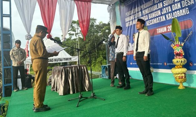 Lantik Pejabat Desa Persiapan Sembulo Mandiri di Kaliorang, Bupati Kutim Ingatkan Pentingnya Koordinasi