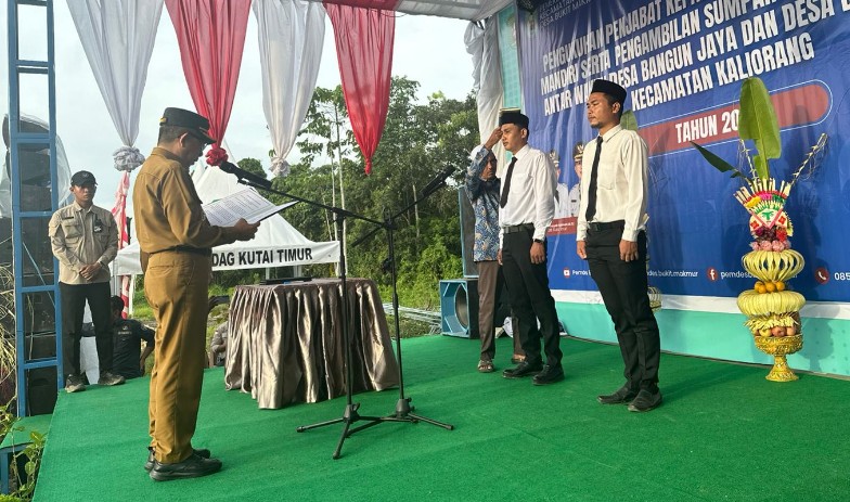 Lantik Pejabat Desa Persiapan Sembulo Mandiri di Kaliorang, Bupati Kutim Ingatkan Pentingnya Koordinasi