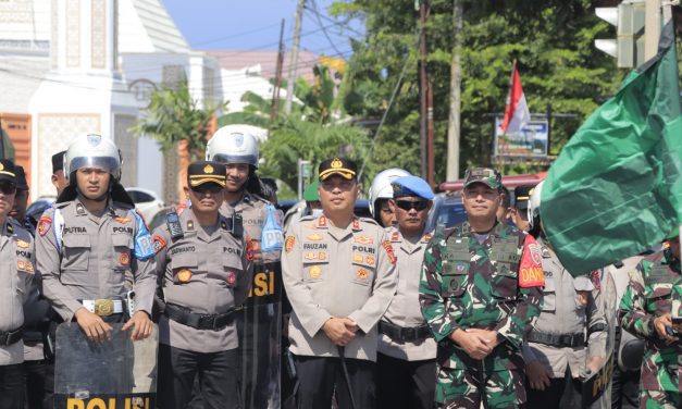 Polres Kutim Amankan Aksi Damai dengan Pendekatan Humanis
