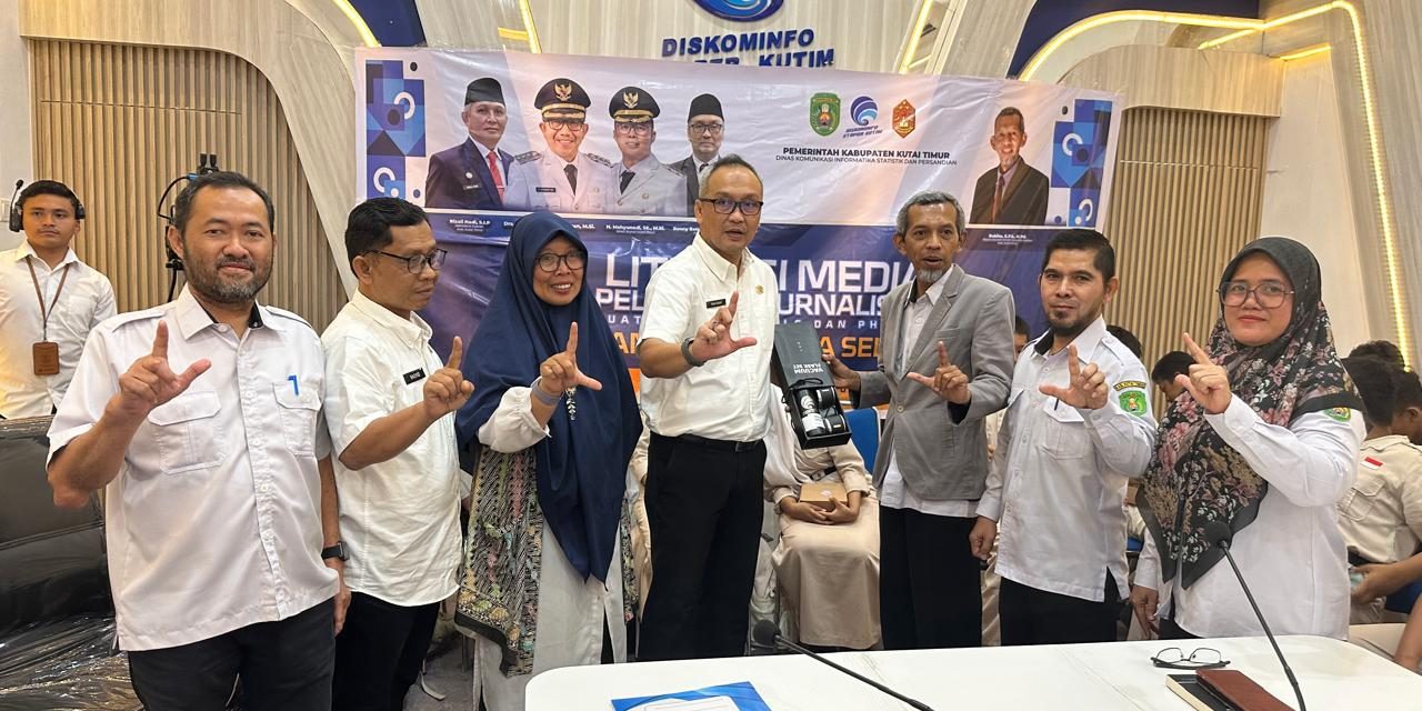 Diskominfo Staper Kutim Latih Siswa SMAN 1 Sangatta Selatan dalam Pembuatan Video Reels dan Fotografi