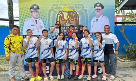 Perenang Muda Kutim Sabet 20 Medali di Kejuaraan Akuatik Antar Pelajar se-Kaltim 2025