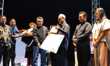 Delapan Tokoh Seni dan Budaya Terima Anugerah Kebudayaan dari Pemkab Kutim