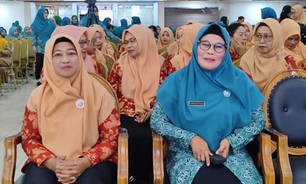 Lomba Warsa Busana Kutim Hadirkan Karya Lokal Berkualitas, Ketua TP PKK Beri Pujian