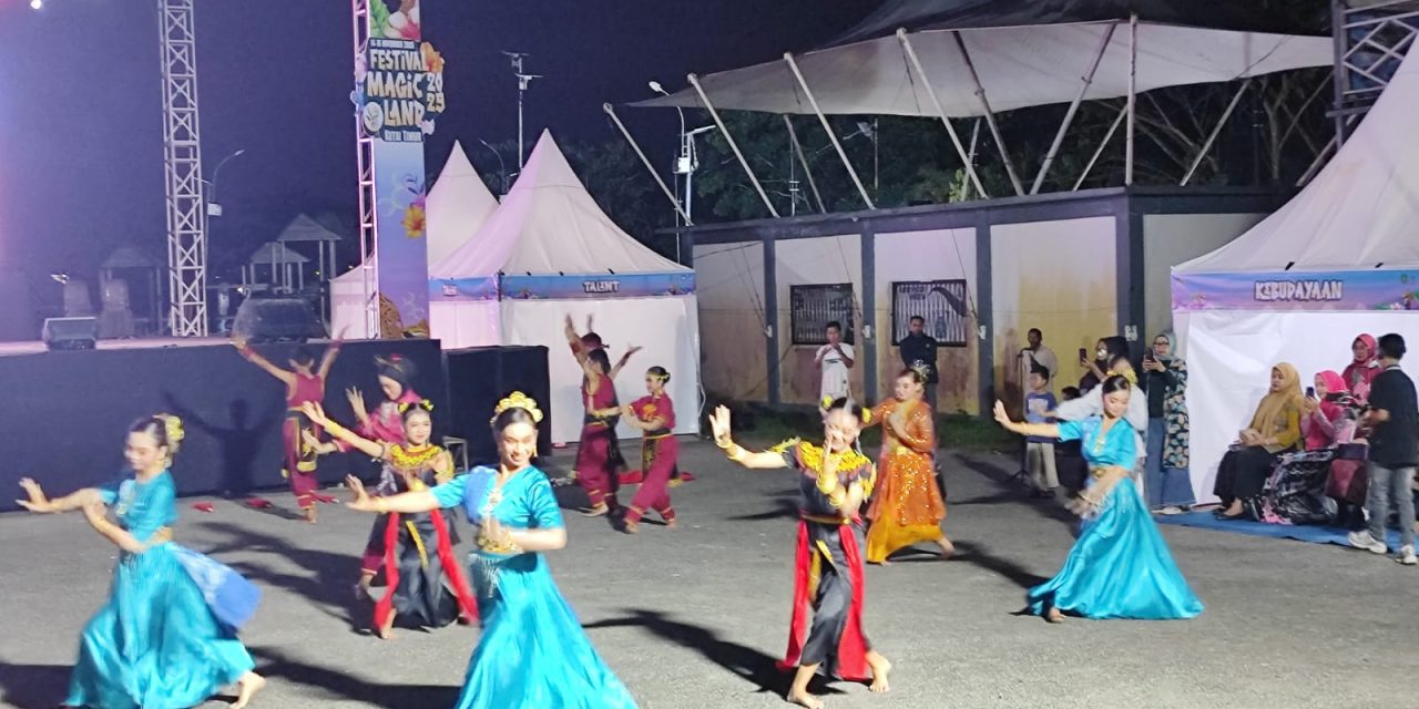 Tarian Magic Land Buka Festival Magic Land Kutim 2025