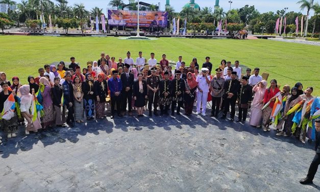 Bupati Kutai Timur Sampaikan Apresiasi pada Peringatan Hari Guru Nasional