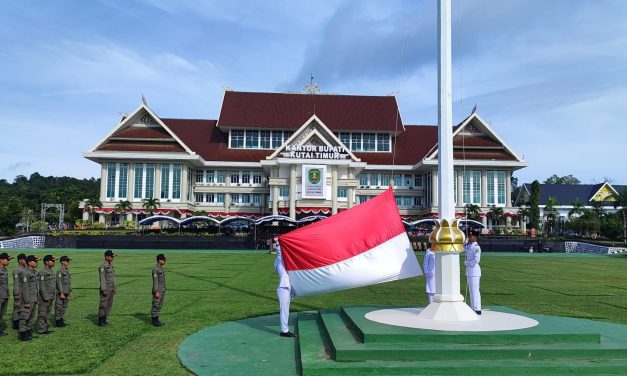 Bupati Ardiansyah Pimpin Upacara HGN ke-80, Tekankan Peran Guru sebagai Agen Peradaban