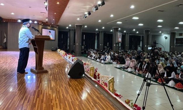 Ribuan Jamaah Padati Kajian Akbar Ustadz Koh Dennis Lim, Bupati Ardiansyah: Hancur Itu Manusiawi, Bangkit Itu Pilihan