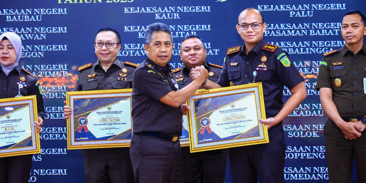 Wujudkan Reformasi Birokrasi, Kejari Kutai Timur Raih Penghargaan Zona Integritas WBK