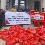 KPC Distribusikan 500 Paket Sembako untuk Warga Terdampak Banjir di Sangatta Selatan