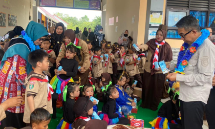 Bupati Kutim Luncurkan Gratis Minum Susu dan Alat Antropometri, Perkuat Upaya Tekan Stunting