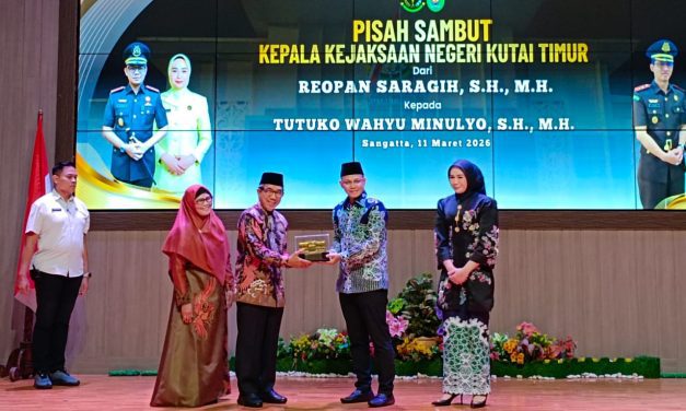 Pisah Sambut Kajari Kutim, Tutuko Wahyu Minulyo Resmi Gantikan Reopan Saragih