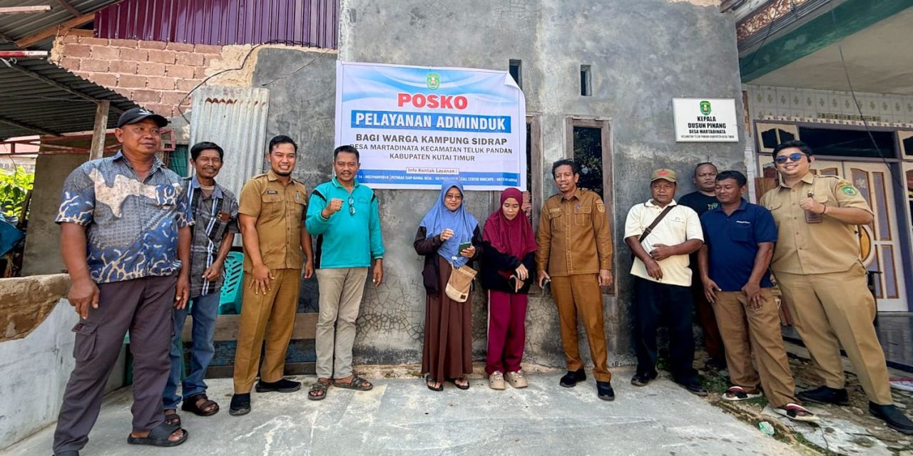 Disdukcapil Kutim Jemput Bola, Warga Kampung Sidrap Dipermudah Ubah Data Kependudukan