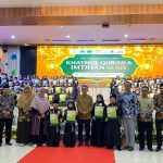Bupati Kutim Beri Hadiah Santri Penghafal Al-Qur’an di SDIT Daarussalam