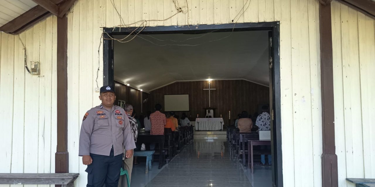 Polri Hadir Berikan Rasa Aman Saat Ibadah Minggu di Kutai Timur