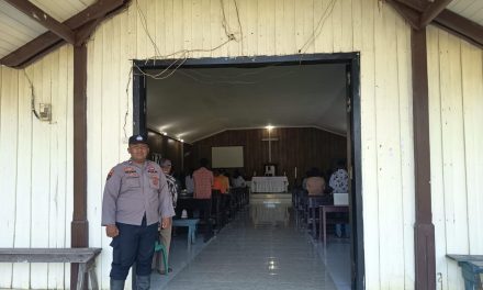 Polri Hadir Berikan Rasa Aman Saat Ibadah Minggu di Kutai Timur