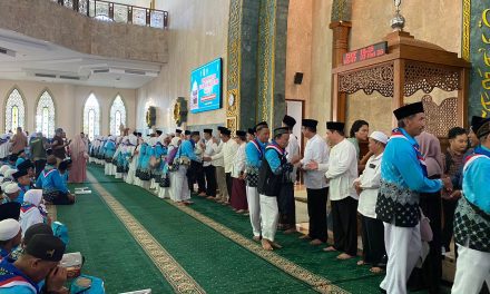 170 Jamaah Haji Kutim Dilepas, Tangis Haru Iringi Keberangkatan ke Tanah Suci