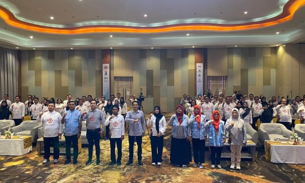 DPRD Kutim dan Pasangan Ikuti Bimtek Keluarga Berintegritas Bersama KPK