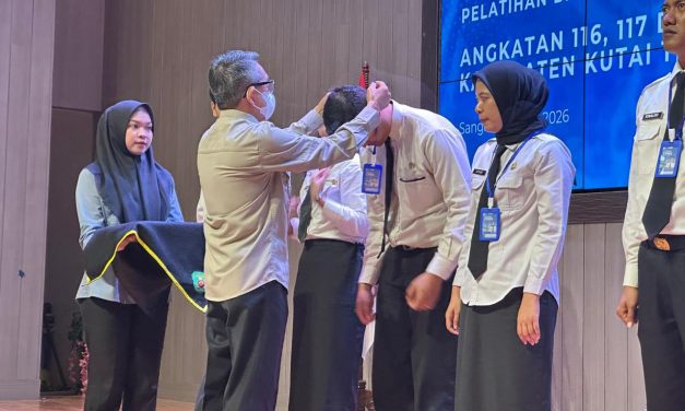 Bupati Kutim Tutup Latsar CPNS, Tekankan Integritas dan Dedikasi ASN