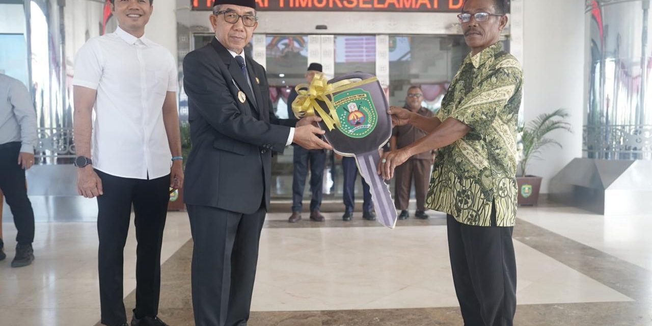 Apresiasi Kinerja RT, Pemkab Kutim Bagikan 35 Motor Operasional