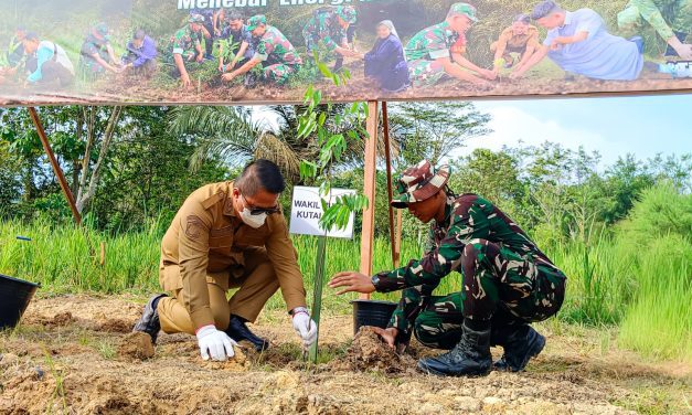 Ribuan Bibit Pohon Ditanam di Kutim, Upaya Nyata Pulihkan Lahan Pasca Tambang