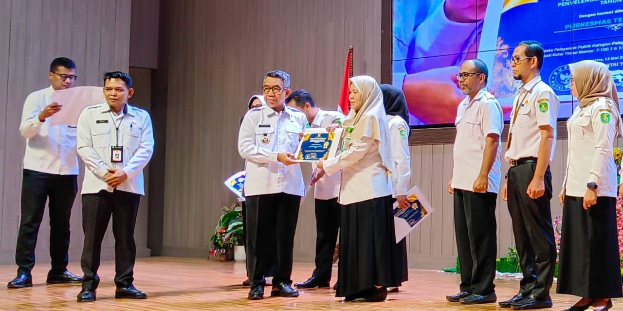 Bupati Ardiansyah Serahkan Penghargaan Pelayanan Publik 2025, Dorong ASN Terus Berinovasi