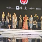 Tampil Memukau, Dekranasda Kutim Tampilkan Batik Wakaroros Lewat Panggung BIFF