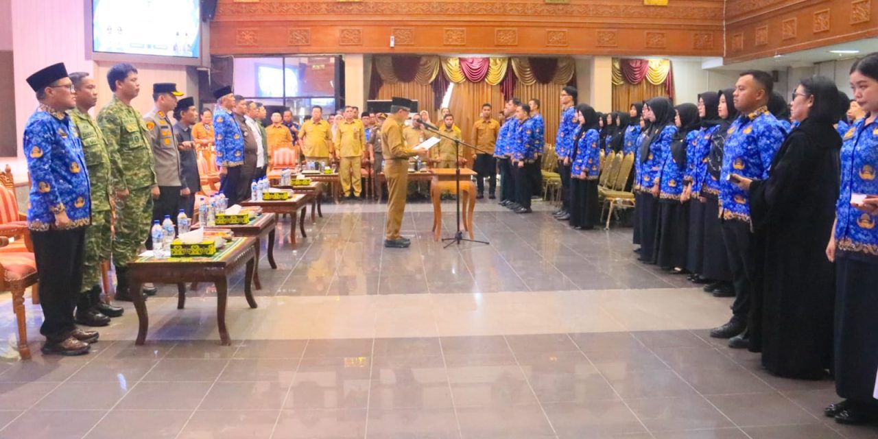 Bupati Kutim Lantik Pejabat Fungsional dan Angkat 214 CPNS Menjadi PNS