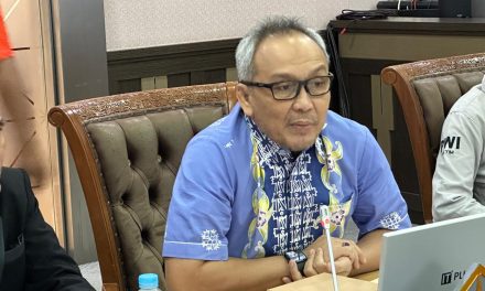 Kadis Kominfo Kutim Minta Tingkatkan Kompetensi Wartawan